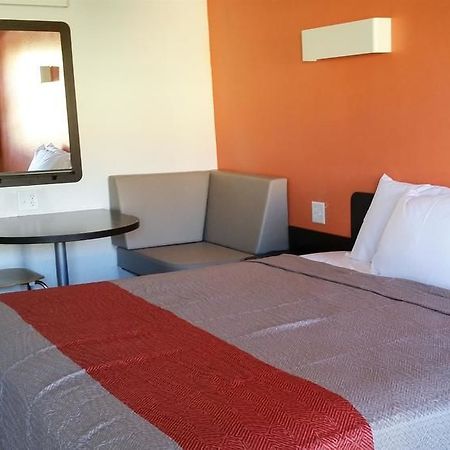 Motel 6-Blue Springs, Mo Esterno foto