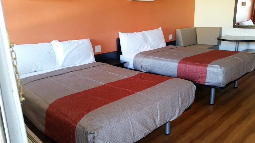 Motel 6-Blue Springs, Mo Esterno foto
