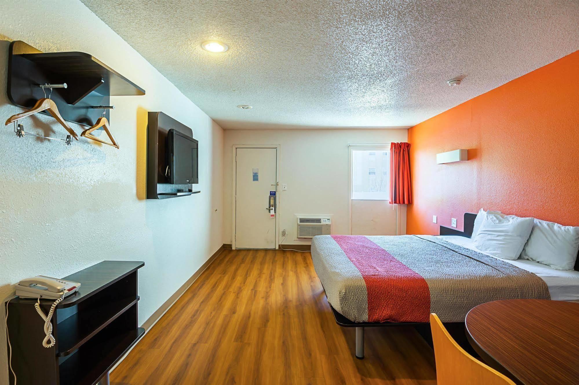 Motel 6-Blue Springs, Mo Esterno foto