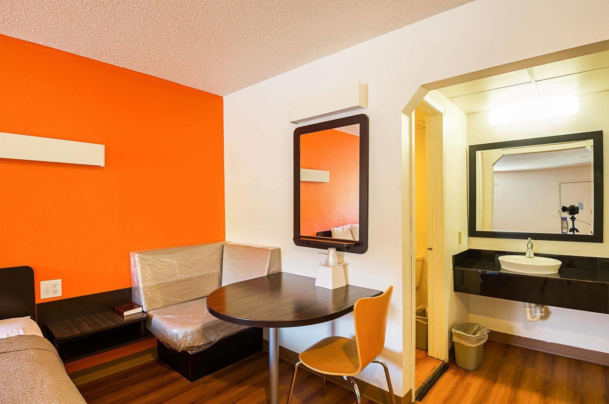 Motel 6-Blue Springs, Mo Esterno foto